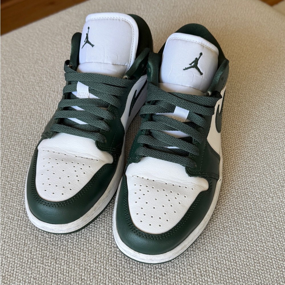 Air Jordan 1 Low - W9.5/M8